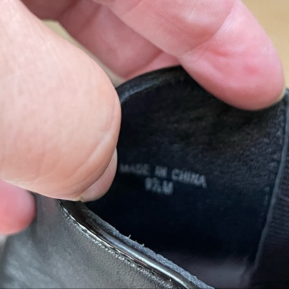 Kate Spade New York Leah Chelsea Block Heel Black Leather Ankle Booties Boots - Picture 11 of 12